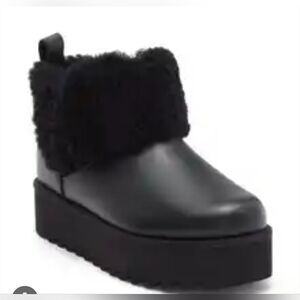 Size 5 UGG CLASSIS MINI LUNARA BOOT WOMEN'S